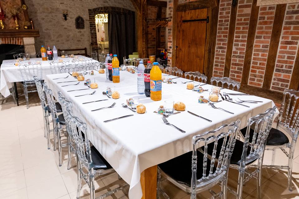 Tables d_invités