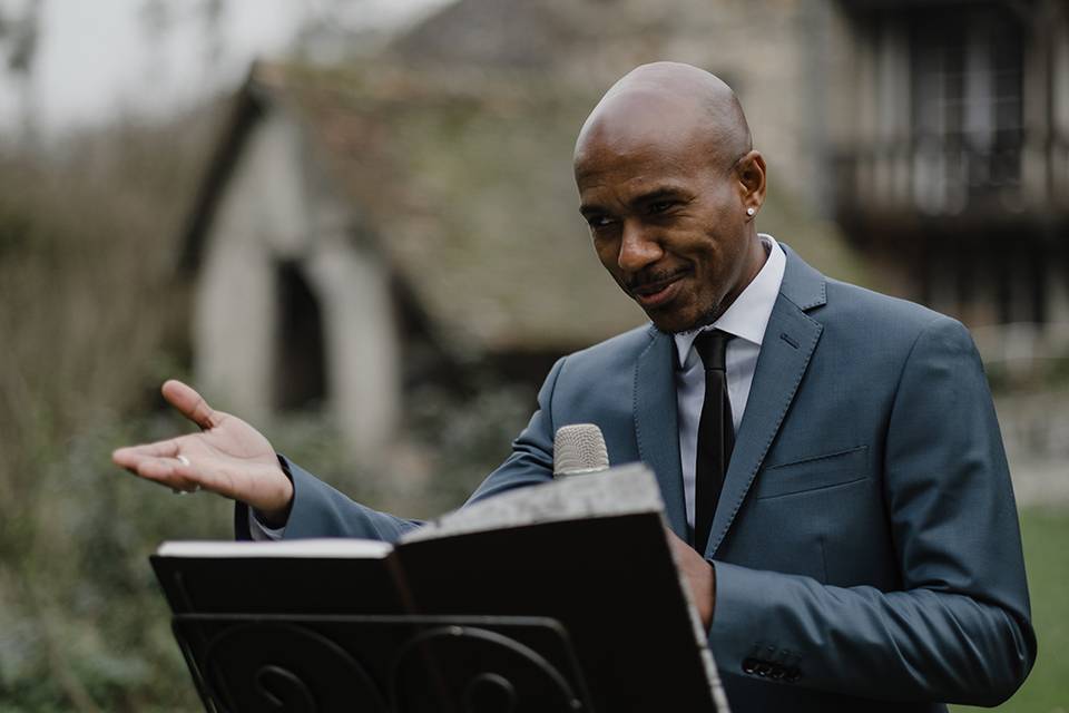 Chaher, Officiant de cérémonie