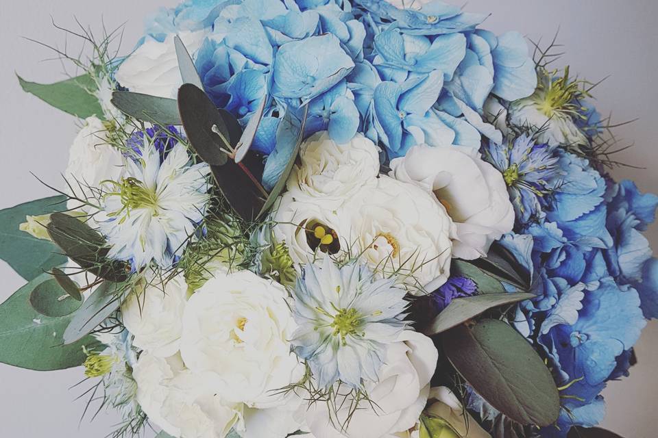 Bouquet de mariée bleu