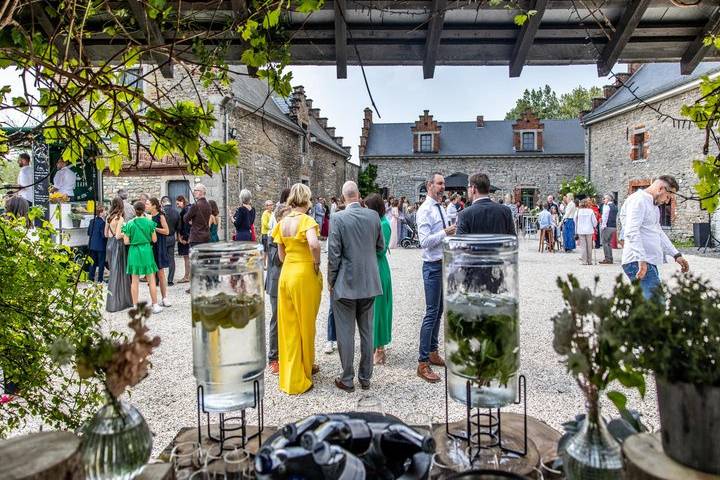 Apero dans la cour