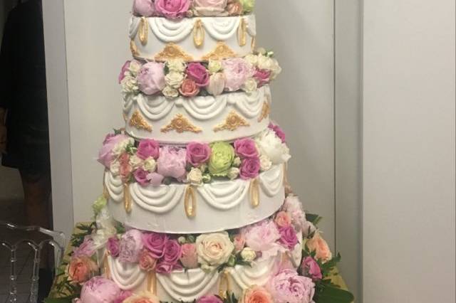 Wedding cake fleuri