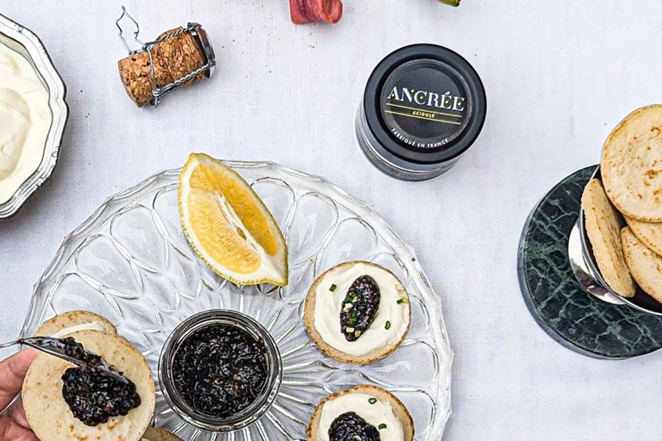 Dégustation sur blinis maison