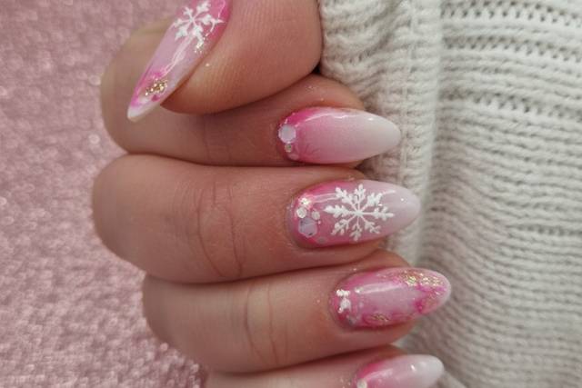 Nailart rosé hivernal