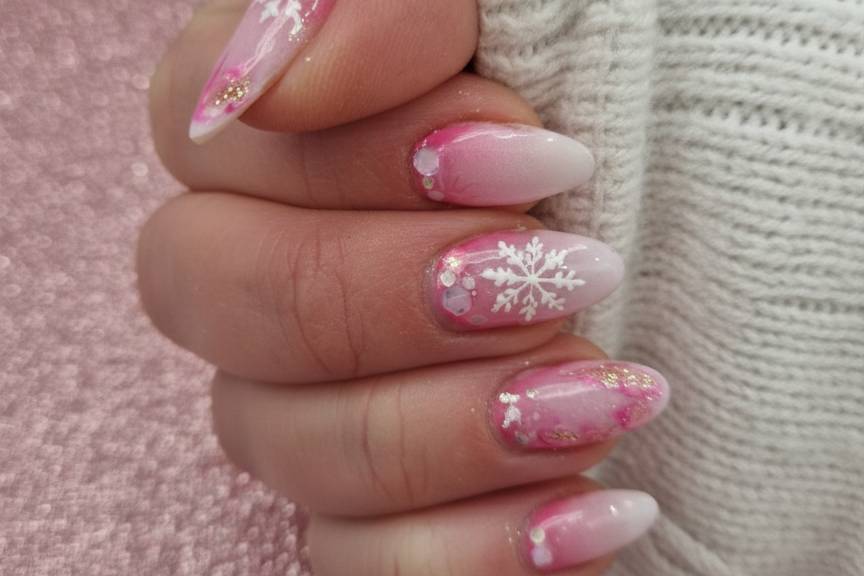 Nailart rosé hivernal