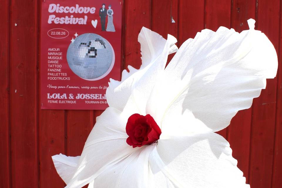 Fleur géante en papier