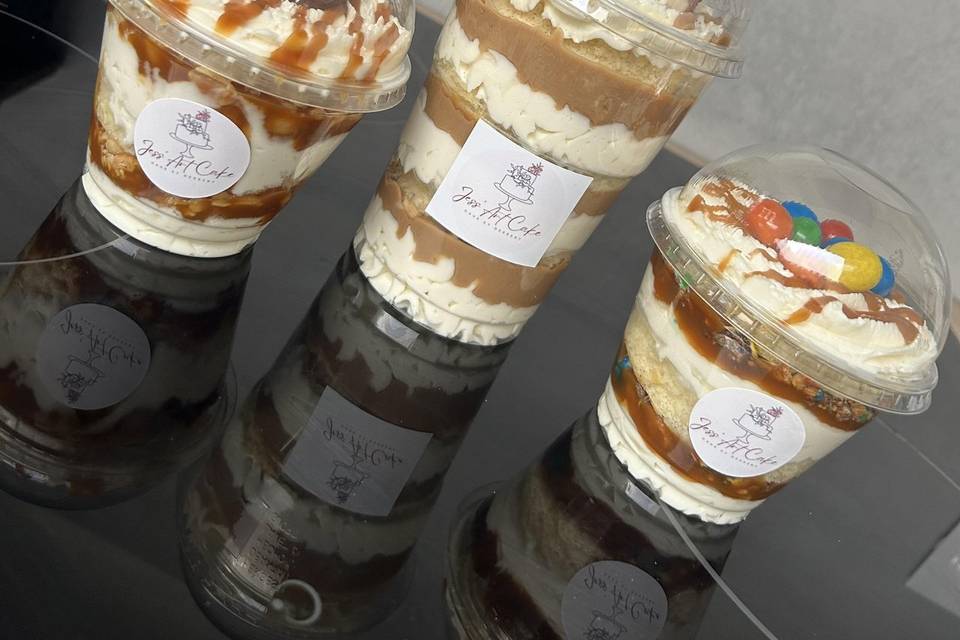 Layer cup