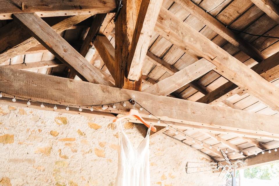 Robe suspendue en lumière