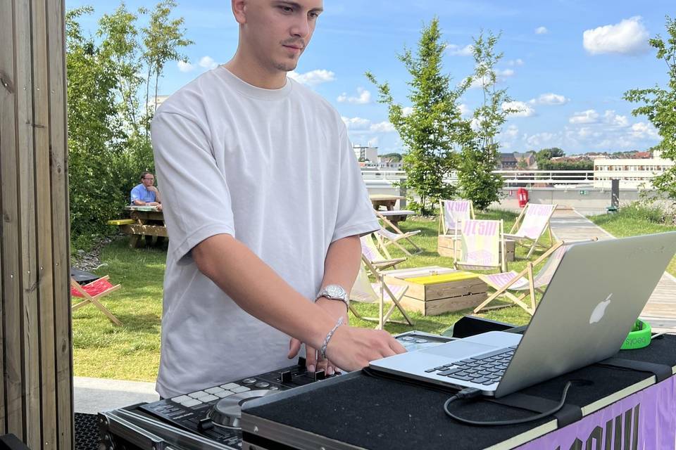 DJ KRIS