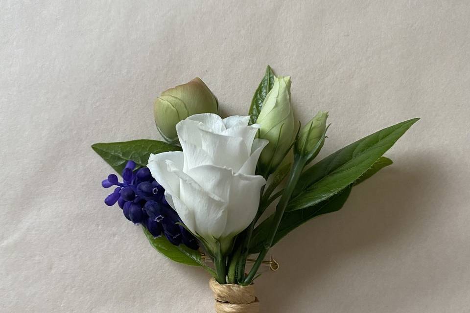 Boutonnière fleurs fraiches