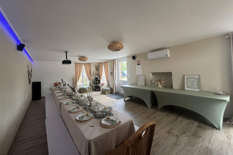 Salle climatisé avec bar