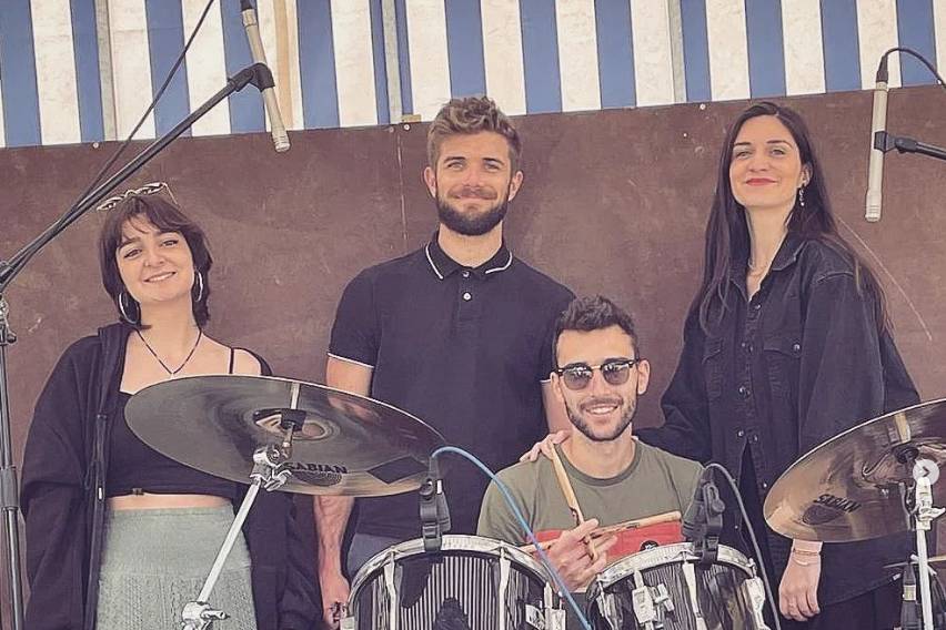 Groupe semi-complet