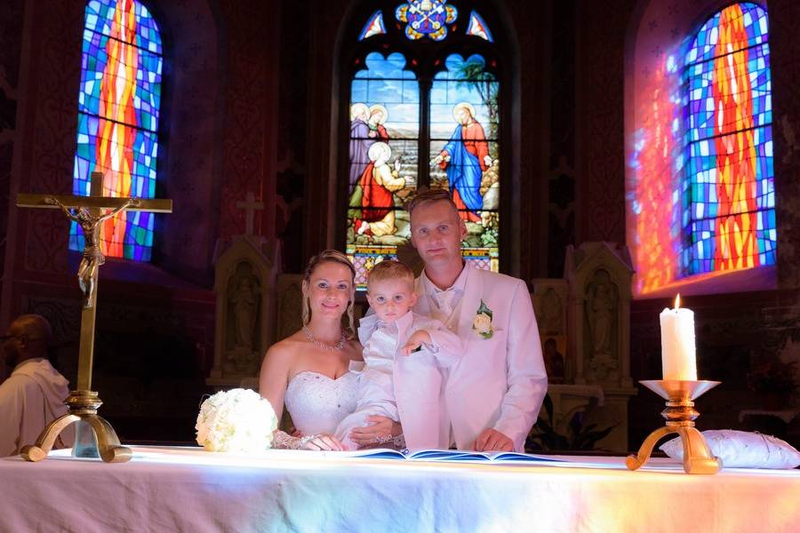 Famille à l'église