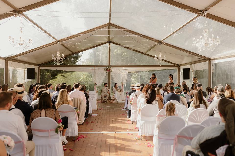 Mariage rétro chic E § L