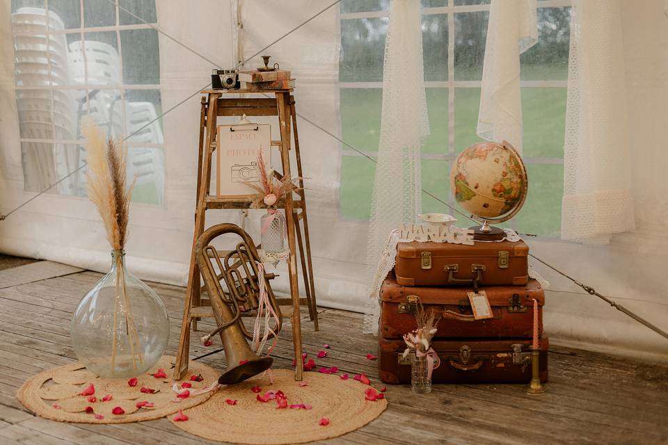 Mariage rétro chic E § L