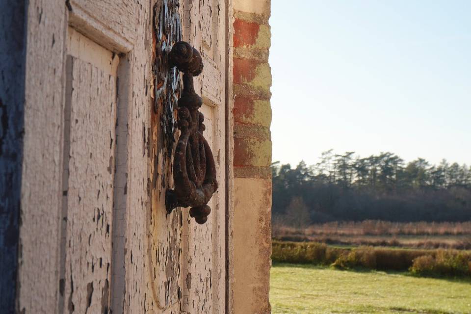 La porte donnant sur jardin