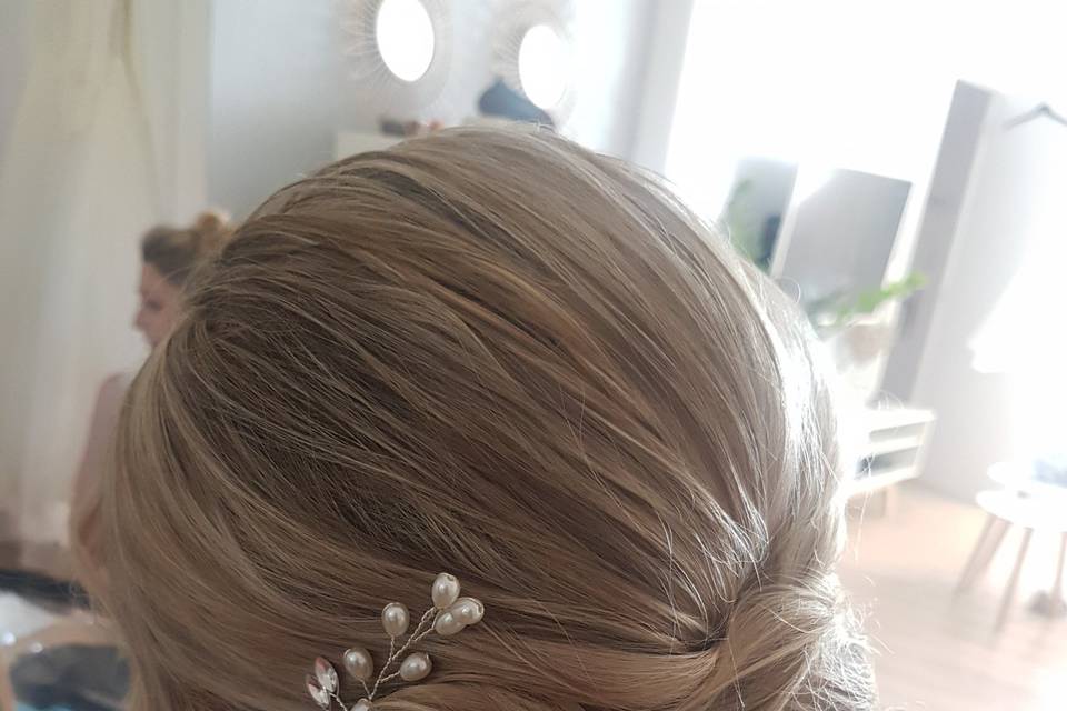 Chignon bas pour invitée