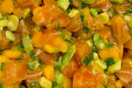 Tartare saumon mangue avocat