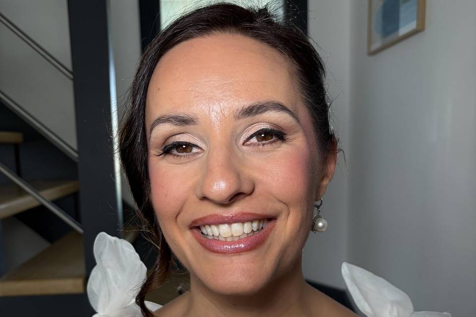 Makeup glamour