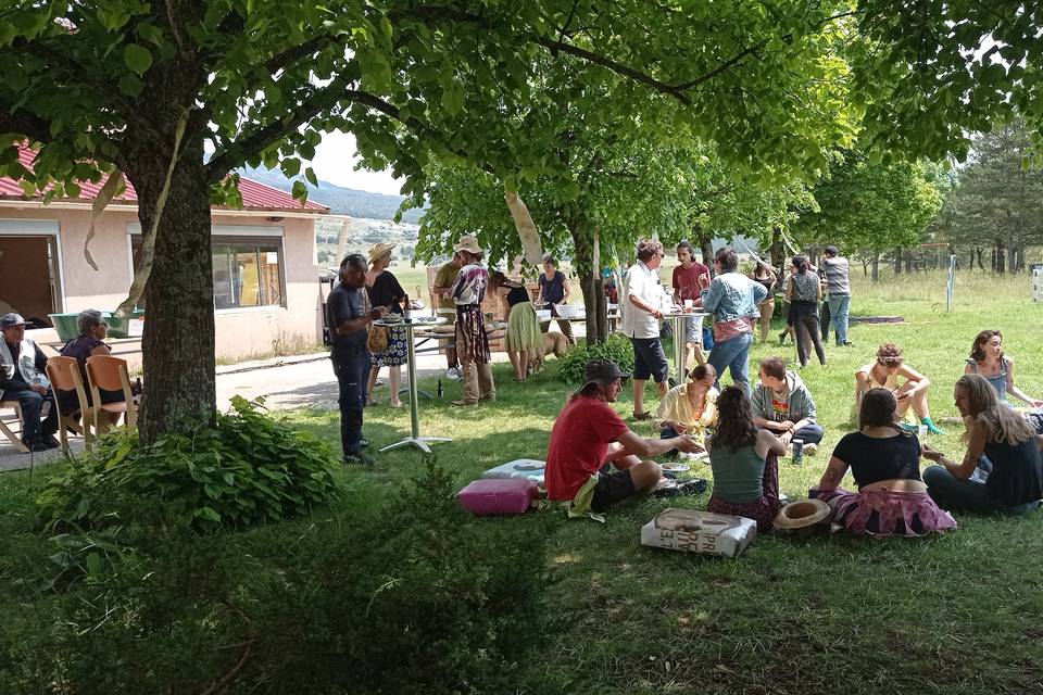 Un mariage sur l'herbe
