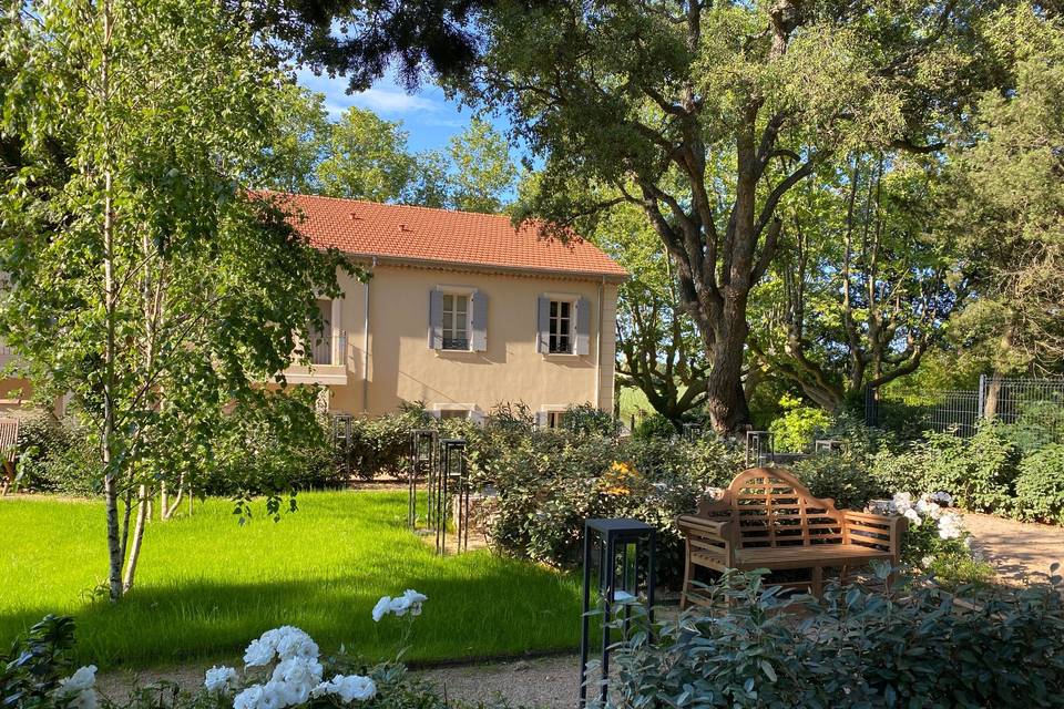 Jardin des fleurs blanches