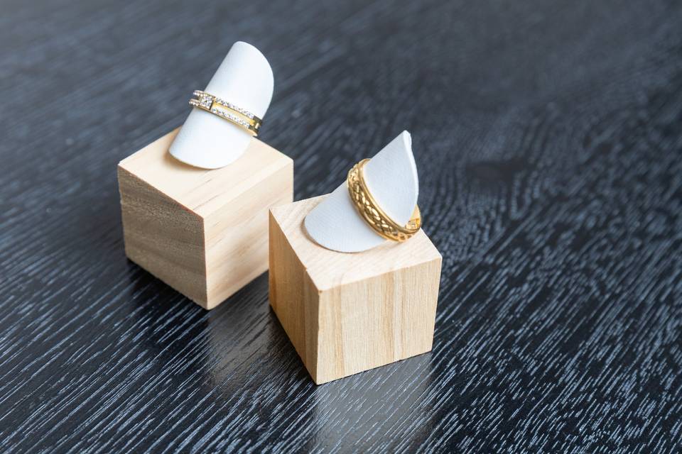 bagues de luxe supports bois