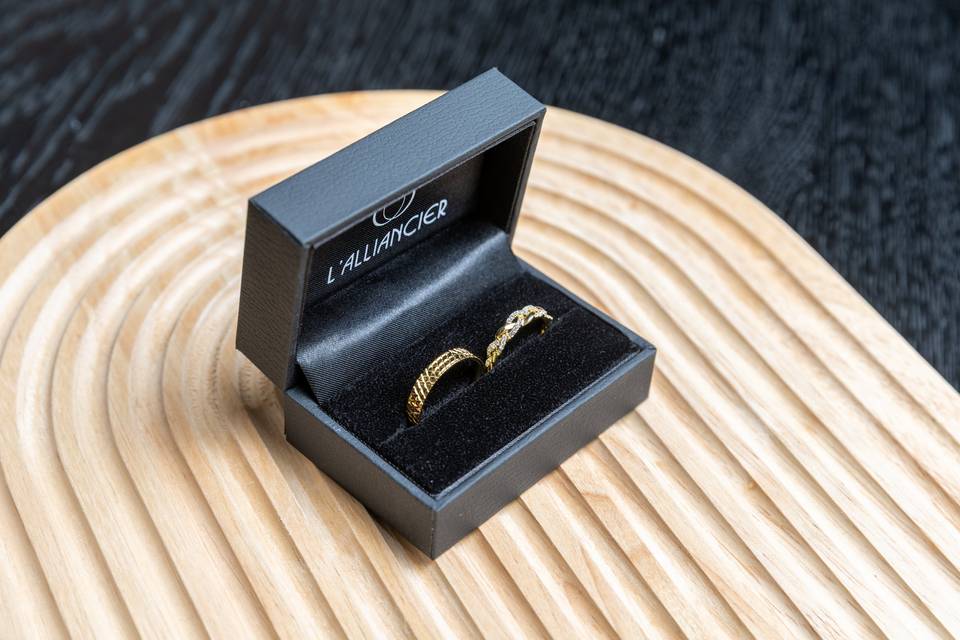 boite bijoux noire ouverte