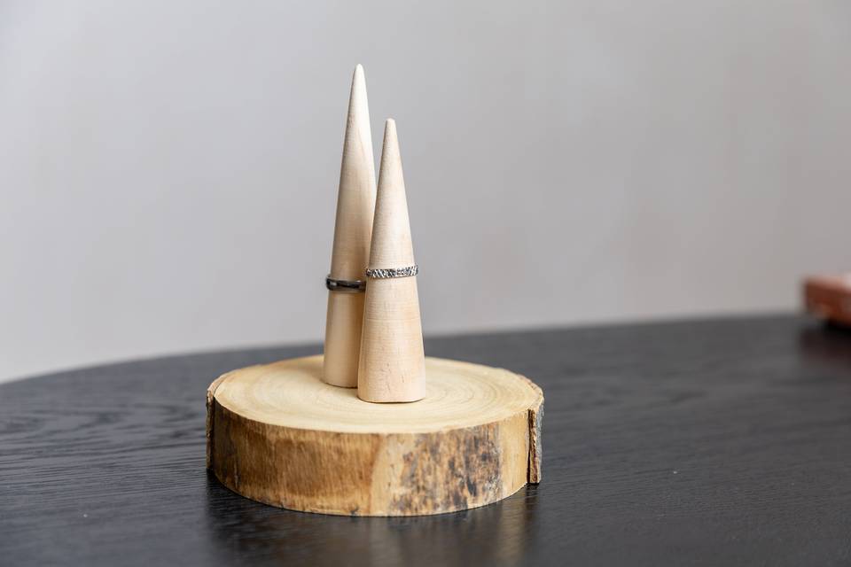 cones bois bagues