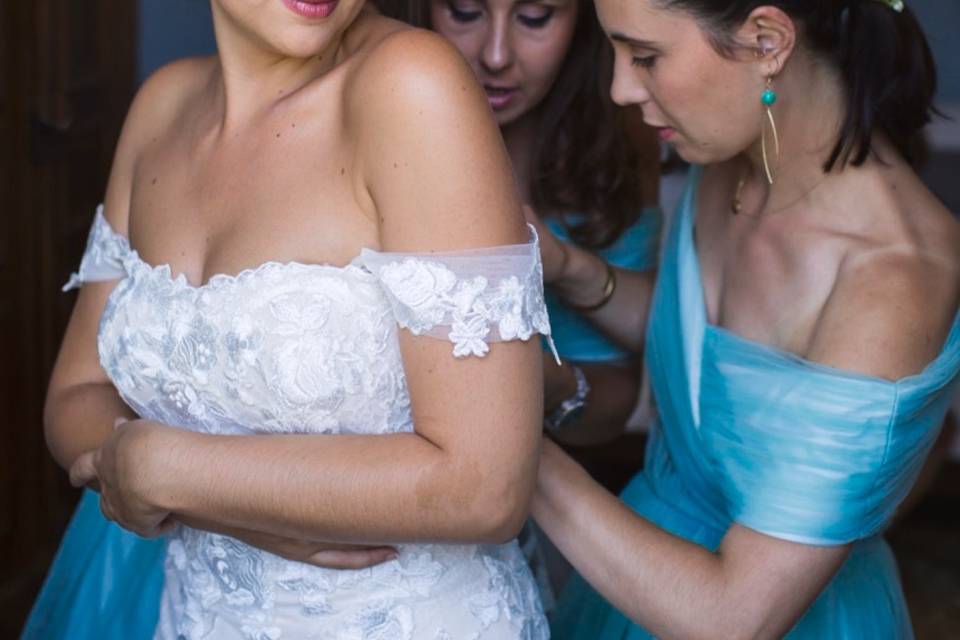 Une mariée bien entourée