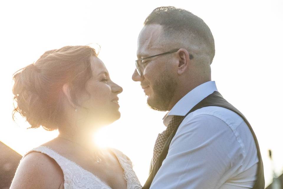 Couple en contre jour