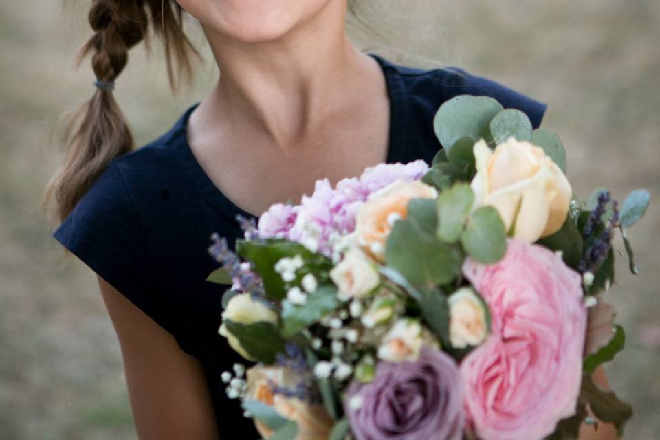 Enfant et bouquet
