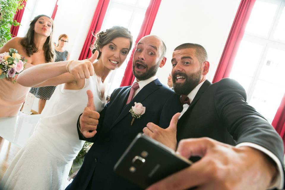Selfie avec les mariés
