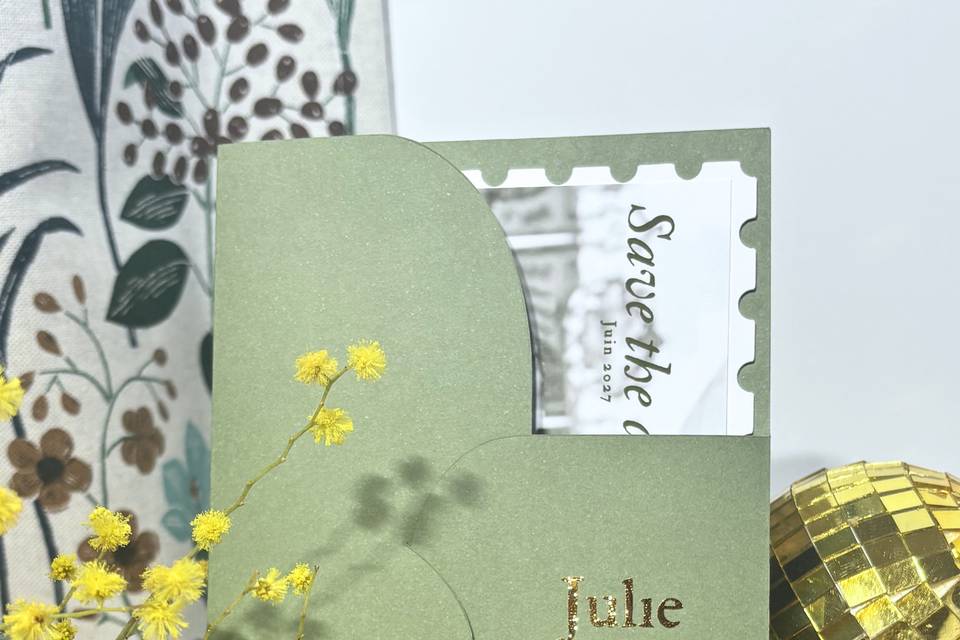 Timbre et carte postale