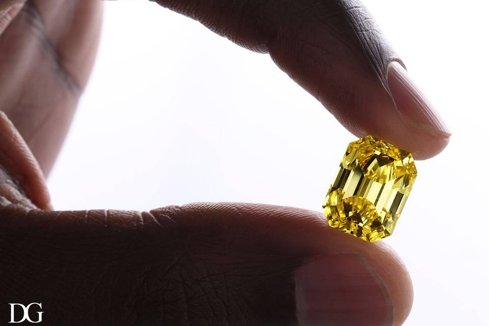 Diamant fancy intense Yellow