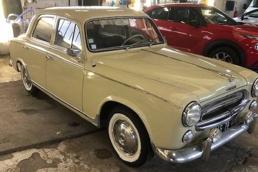 Peugeot 403