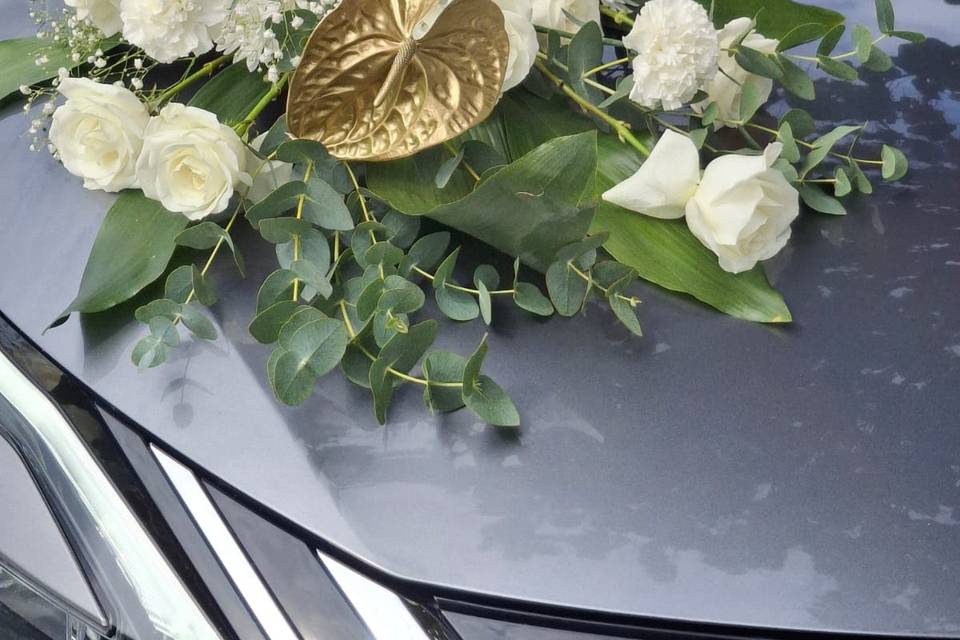 Voiture fleurie