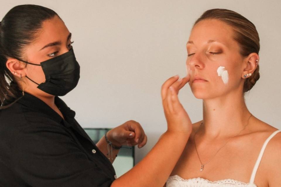 Préparation maquillage mariée