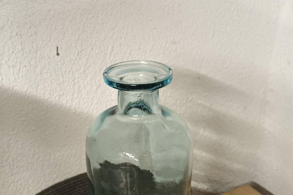 Vase.