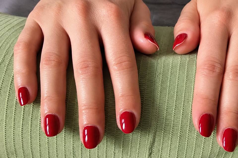 Vernis semi-permanent rouge