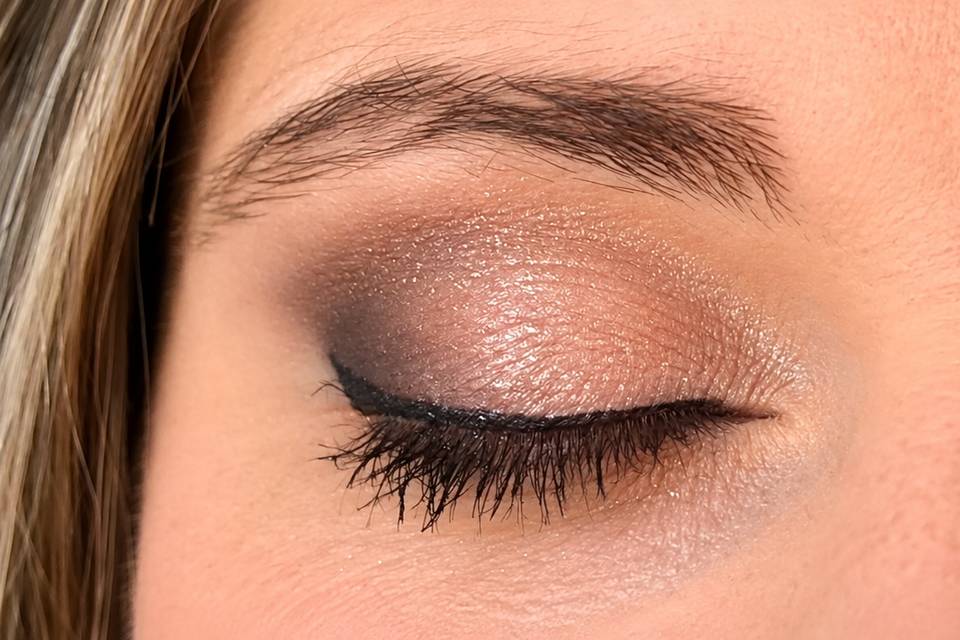 Maquillage yeux – tons roses