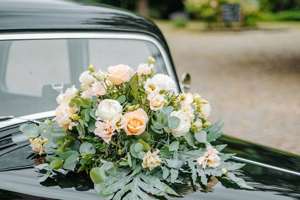 Voiture & fleurs