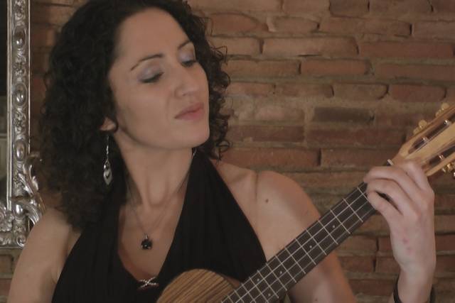 Cynthia: chant, ukelélé