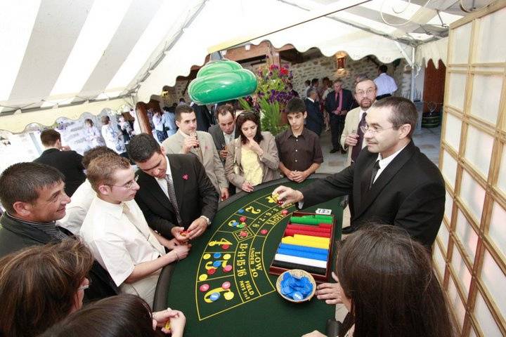 Chuck a Luck Mariage