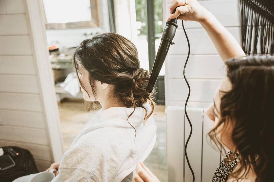 Préparation coiffure mariée