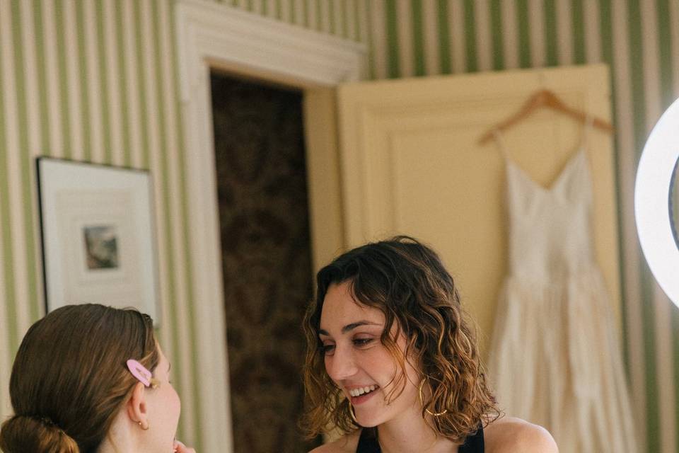 Eva qui maquille