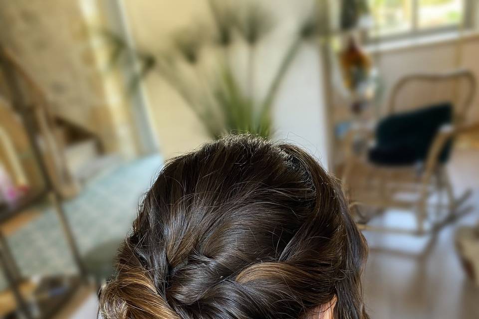 Chignon effet décoiffé