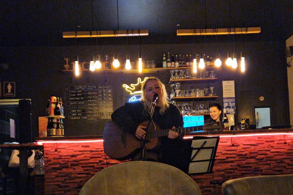Charlotte Chanteuse