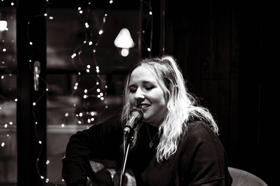 Charlotte Chanteuse