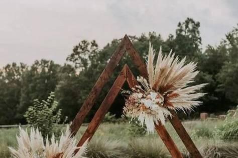 Du bois, des fleurs du jardin