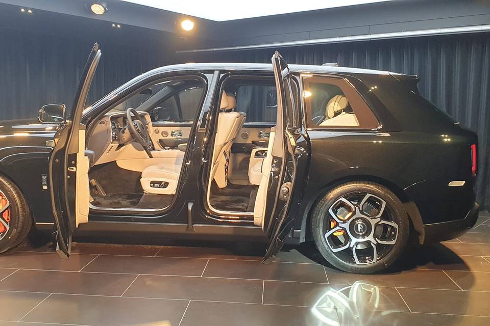 Rolls royce cullinan noire