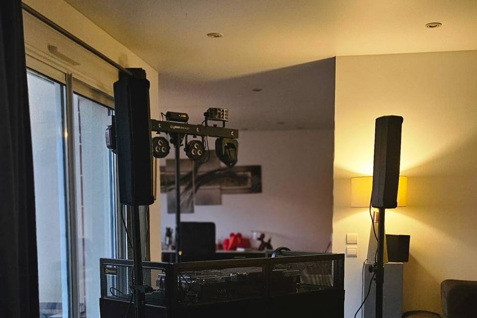 Devon Lord - DJ